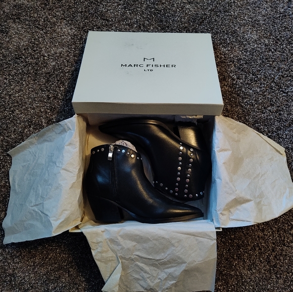 Marc Fisher LTD Deni Boots - Picture 7 of 15